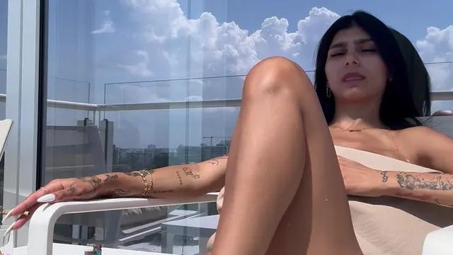 Mia Khalifa Nude Tits Out In Apartment Leaked Onlyfans Video