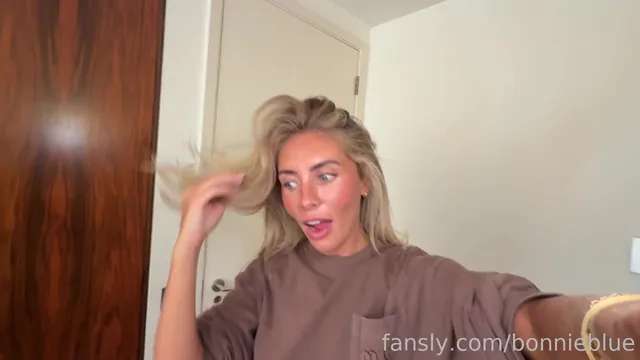 Bonnie Blue Sucking Her Camera Guy And Fucked Him As His Pay Check Leaked Fansly Video