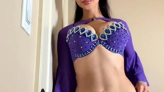 Divaflawless Strips Her Skirt And Flash Pussy Slightly Leak Onlyfans Video