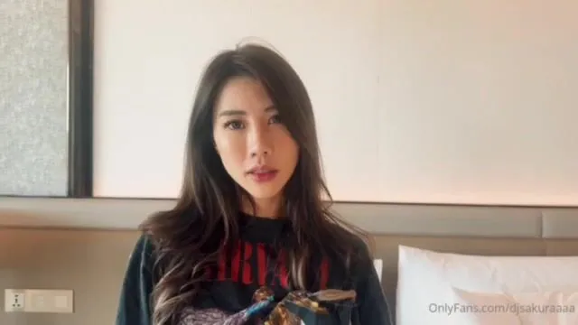 Macatdemeah Plays With Dildo And Eats Pussies Out Asian Girl Orgy Onlyfans Leak
