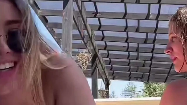 Greasybussi Slips Her Whole Nude Boob Out TikTok Stream Leak