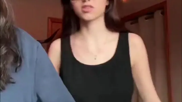 Parispaaschh Got Her Top Lifted By Dumb Friend And Go Tit Flashed On Live TikTok Leak