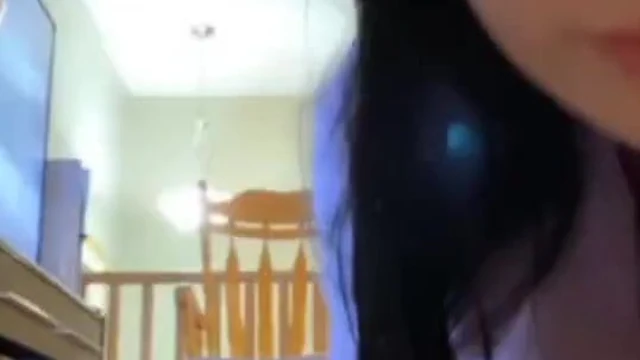 TikTok Streamer Got Boobs Slips Out While Her Bf Playing Xbox