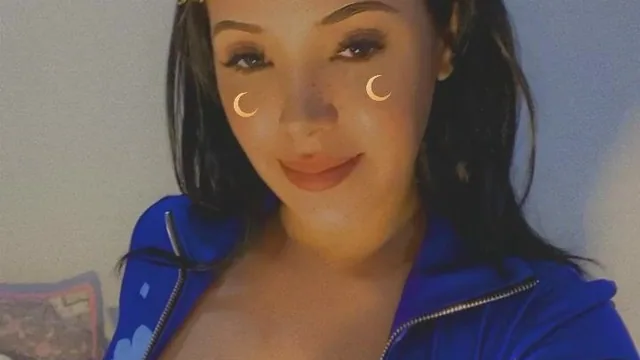 Minitinah02 Throat And Pussy Fucked Solo While Trying A Snap Chat Filter Leaked Porn