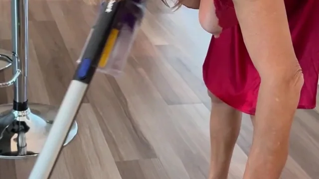 Mary Burke AKA The Mary Burke Boob Slips While Cleaning Floor Onlyfans