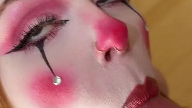 Ivory Fox give blowjob in full clown makeup