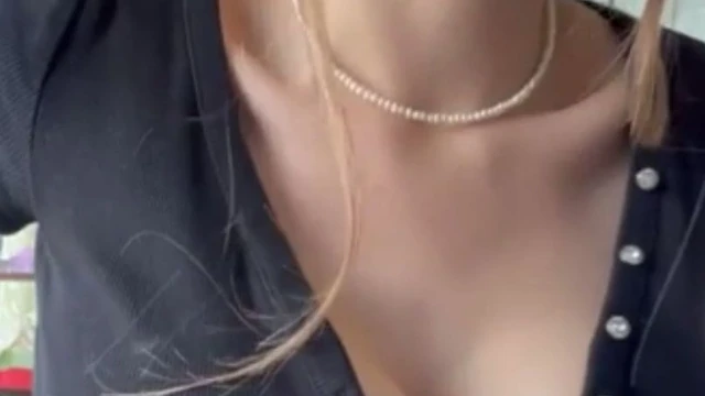 Megnutt02 Strip Black Top And Pull Her Bare Tits Out Onlyfans
