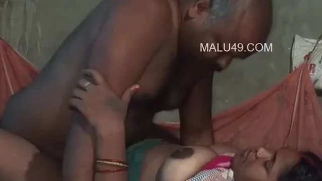 Desi Village Couple Enjoys Passionate Lovemaking In Home Video
