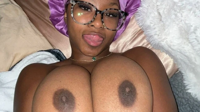 Hard4lola Ebony Nude Tits Out