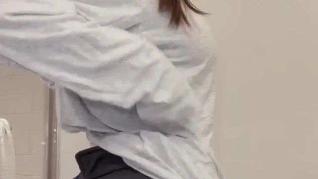 Sophieraiin Performs A Seductive Spidergirl Striptease