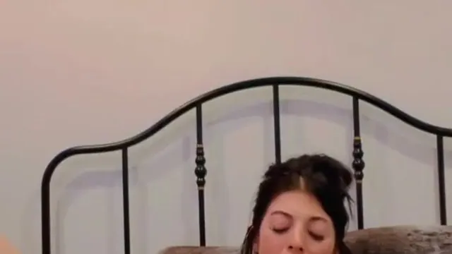 Noemiexlili Teases Her Wet Pussy In Exclusive Leak