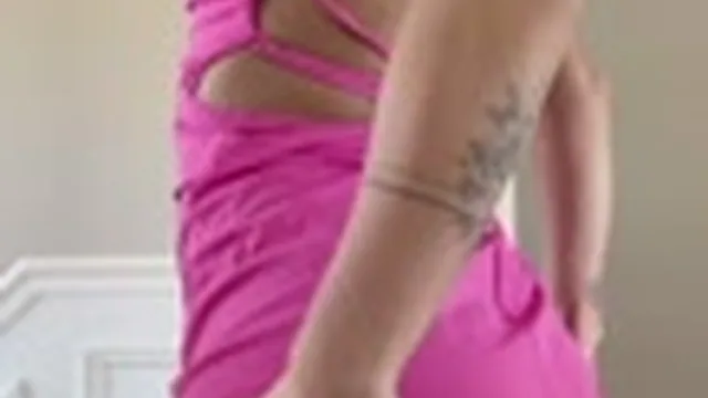 Emiiixox Lifts Her Dress And Tease Tits And Curvy Booty Leak Onlyfans Video