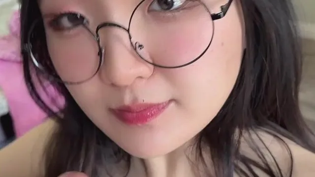 Aroomi Kim Giving Head And Fucked Hard On Table Onlyfans Video Leaked
